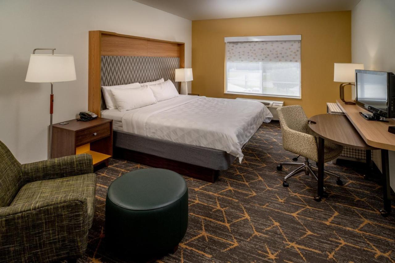 Holiday Inn Hotel & Suites Beckley By Ihg Exterior photo