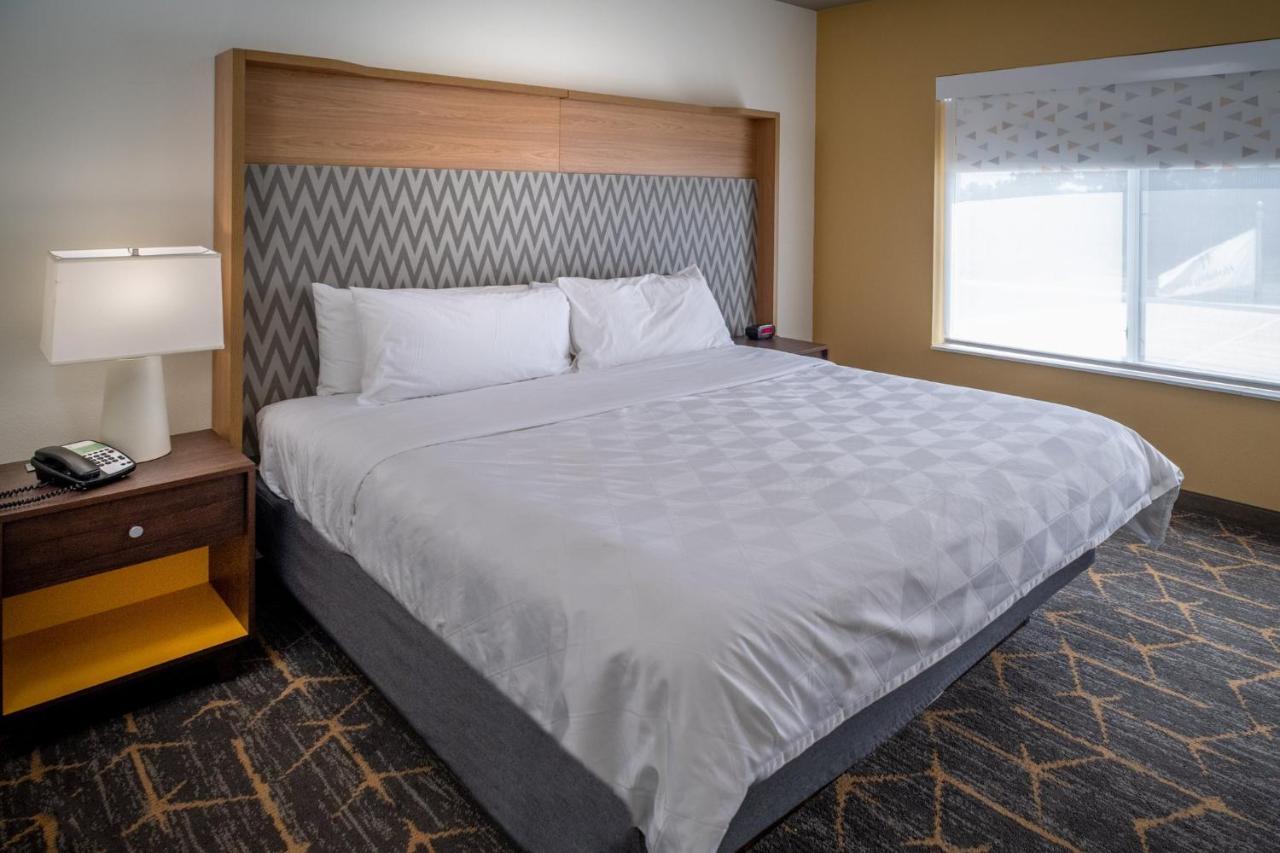 Holiday Inn Hotel & Suites Beckley By Ihg Exterior photo