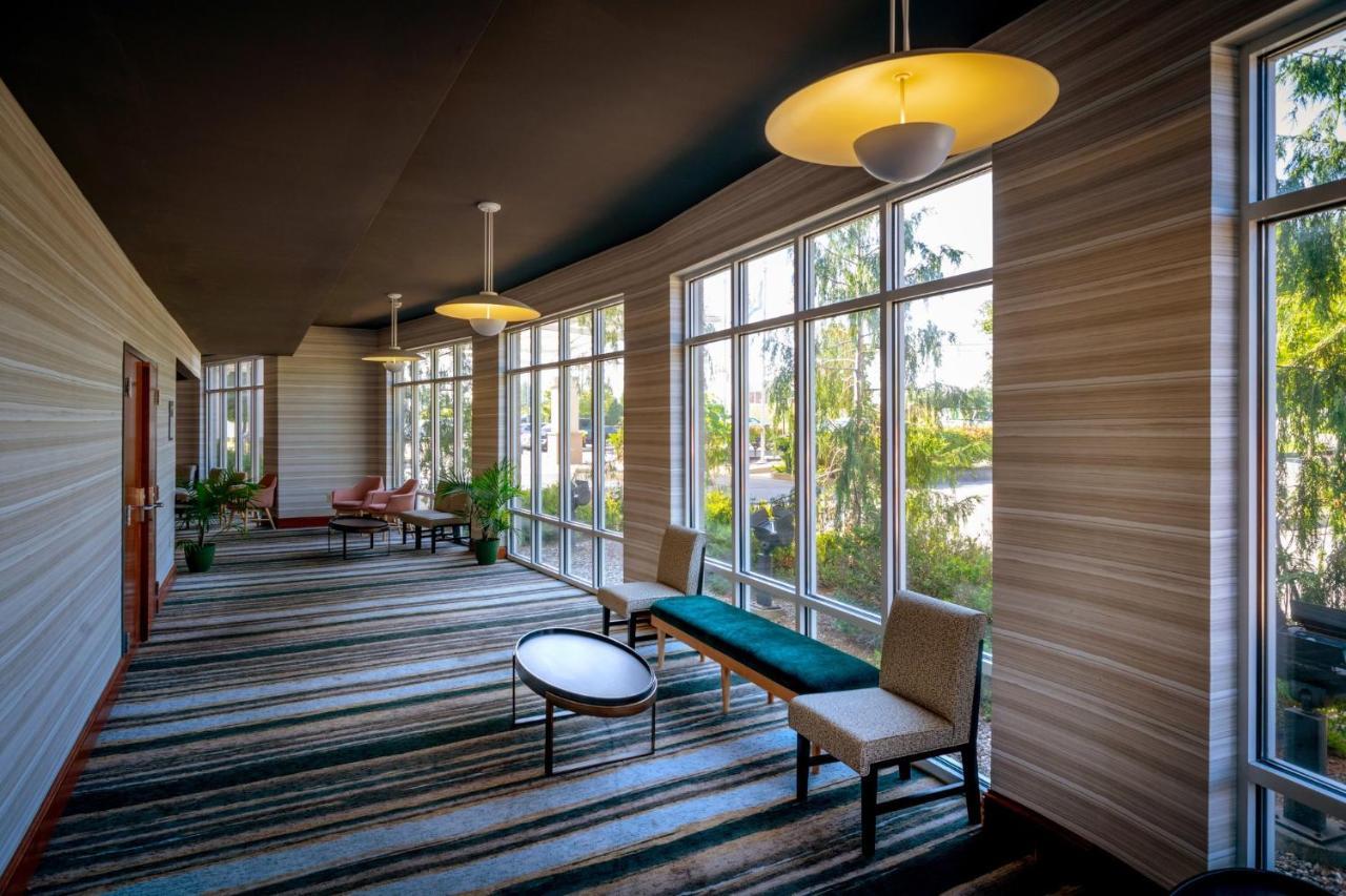 Holiday Inn Hotel & Suites Beckley By Ihg Exterior photo