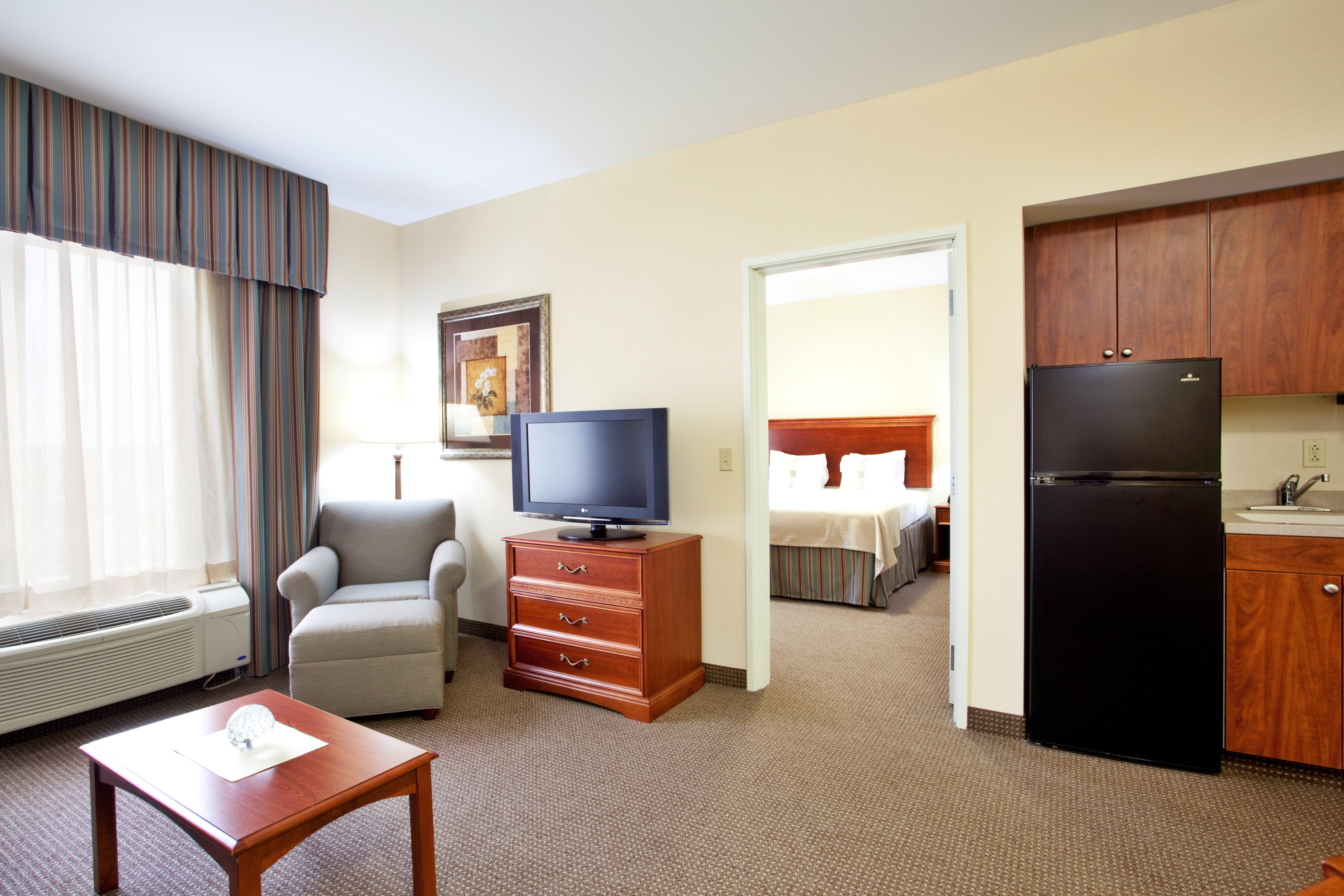 Holiday Inn Hotel & Suites Beckley By Ihg Exterior photo