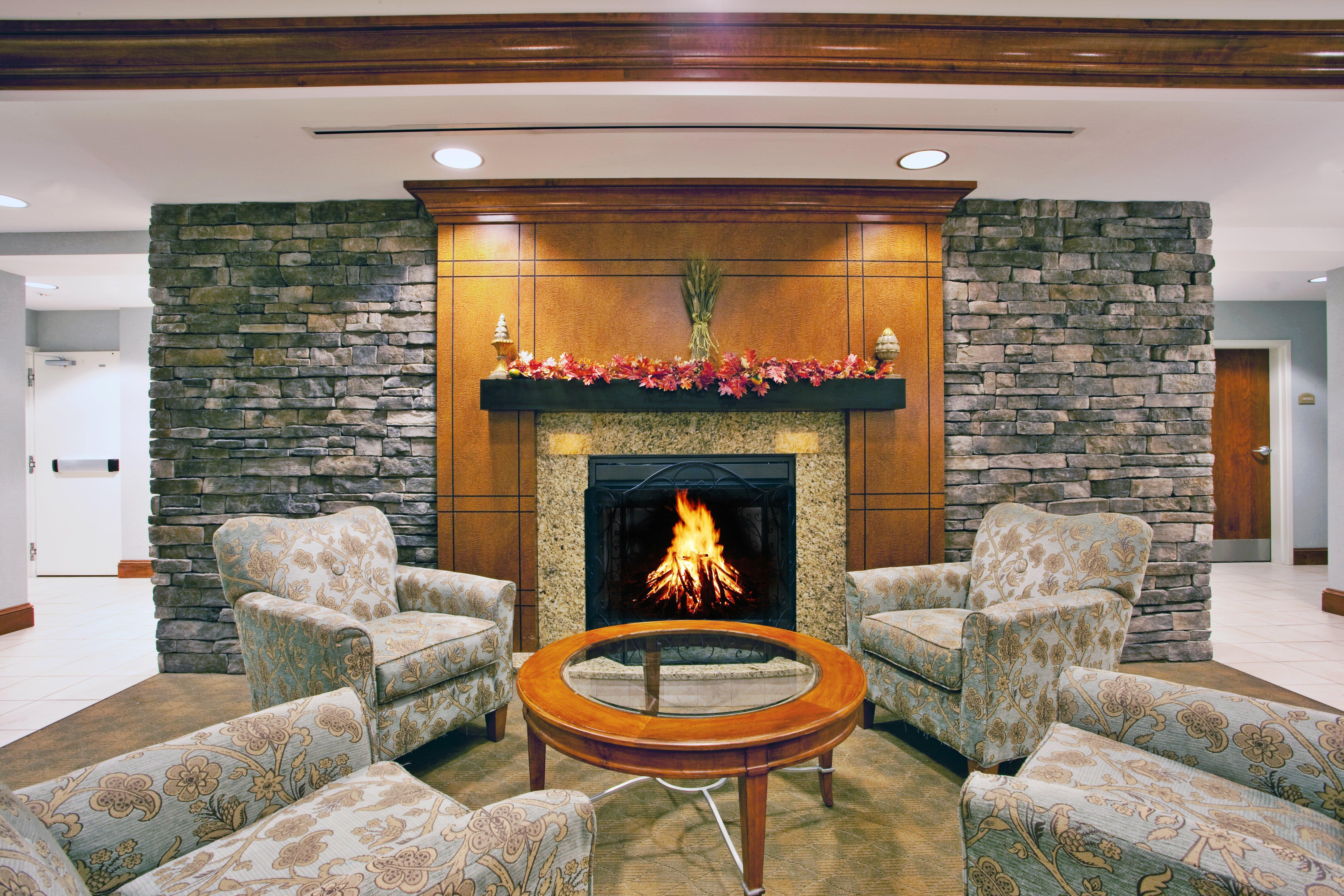 Holiday Inn Hotel & Suites Beckley By Ihg Exterior photo