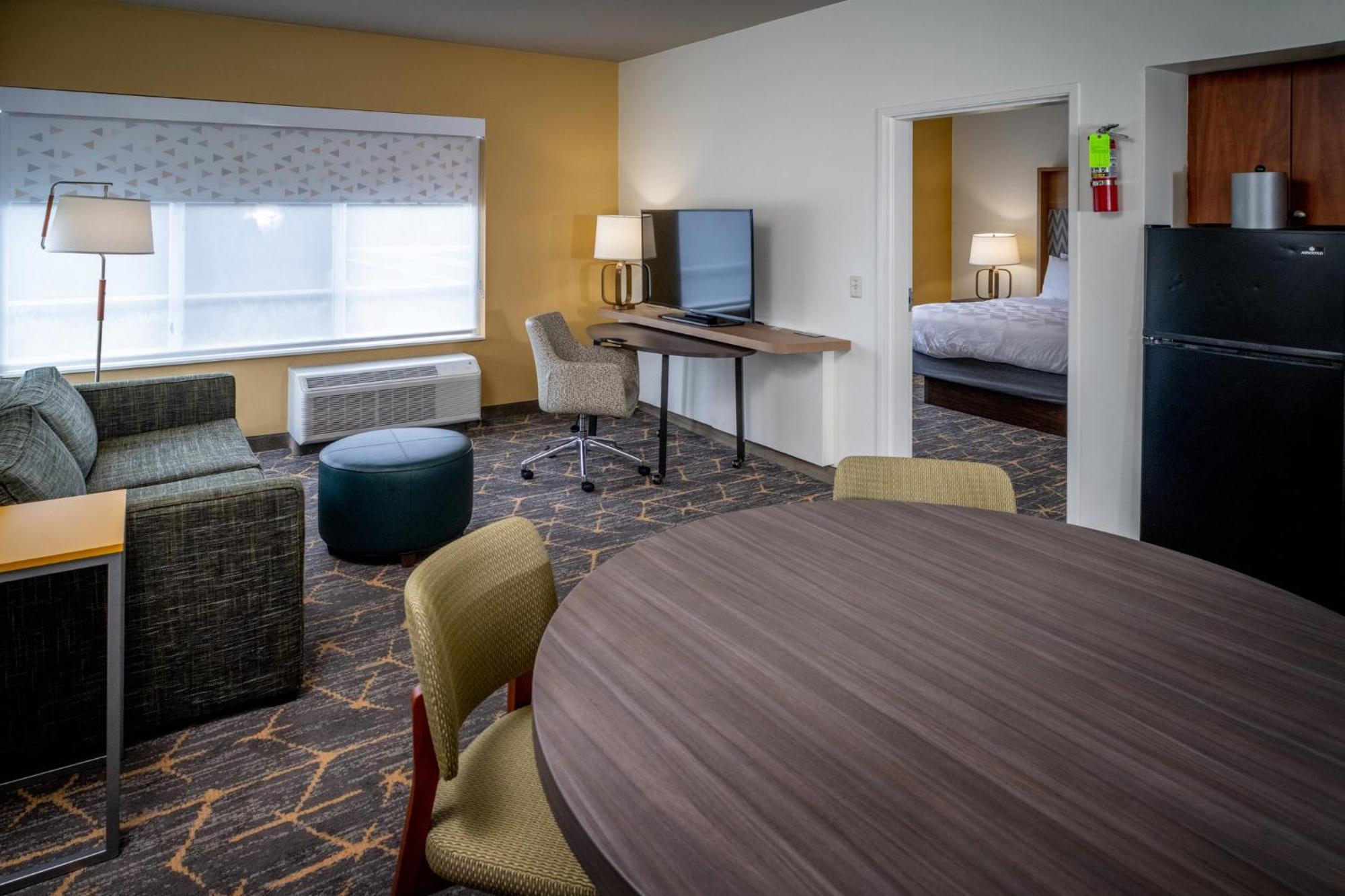 Holiday Inn Hotel & Suites Beckley By Ihg Exterior photo